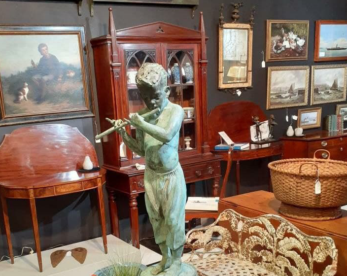 SRQ Antiques